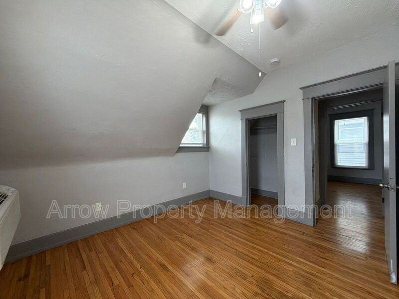 738 N 25th St #1 - Photo 7 of 11