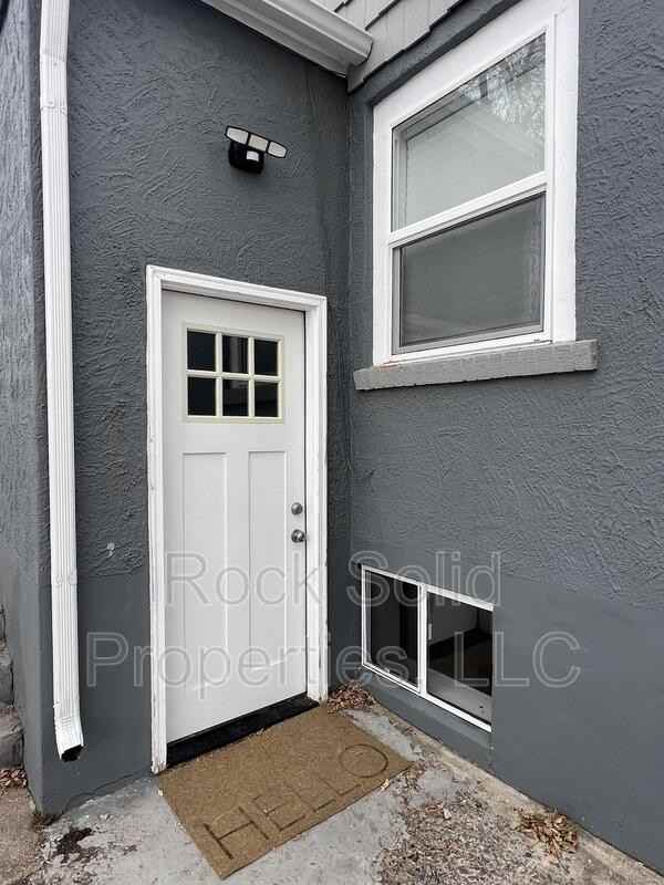 2104 E 12th St - Photo 2 of 23