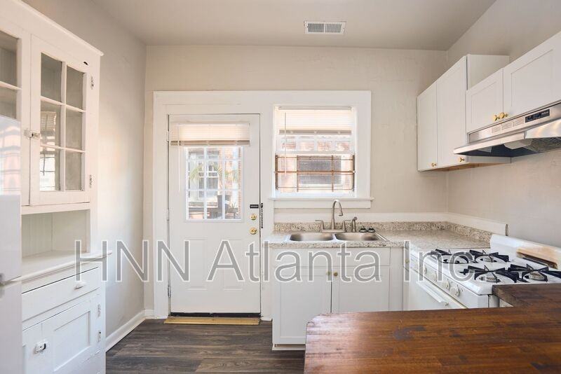 439 N Highland Ave Ne #18 - Photo 4 of 9