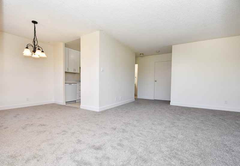 816 N Delaware St #402 - Photo 2 of 20