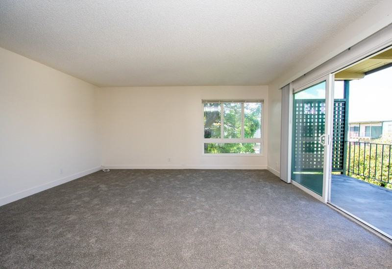 816 N Delaware St #402 - Photo 3 of 20
