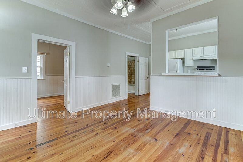 1313 Glenn St - Photo 6 of 19