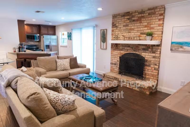 3700 Shore Blvd - Photo 3 of 14