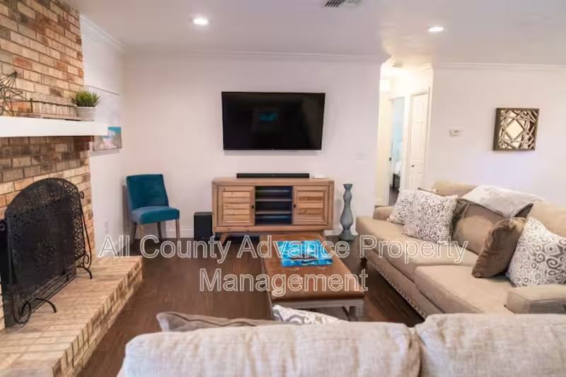3700 Shore Blvd - Photo 5 of 14