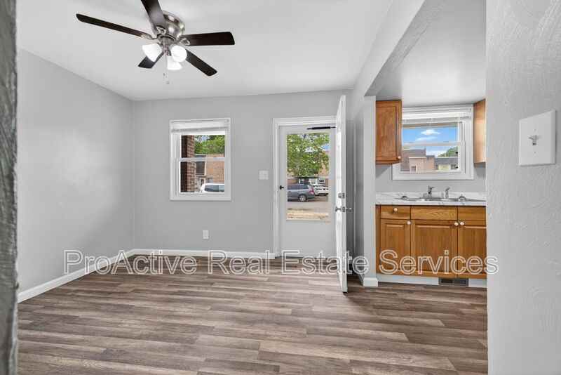 6430 Faraday Ct - Photo 4 of 20