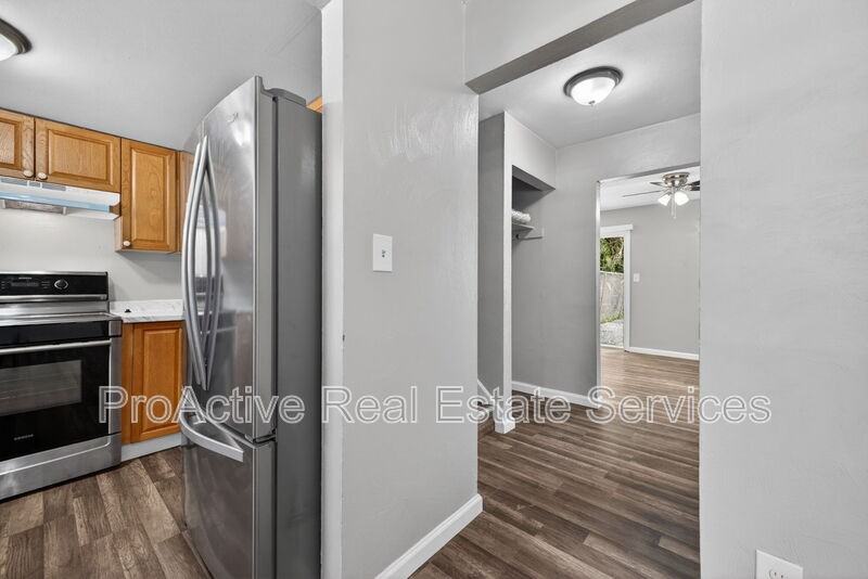 6430 Faraday Ct - Photo 7 of 20