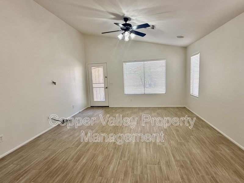 2326 W Gambit Trl - Photo 5 of 20