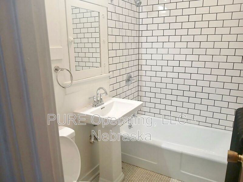120 N 6th St #L - Photo 5 of 23