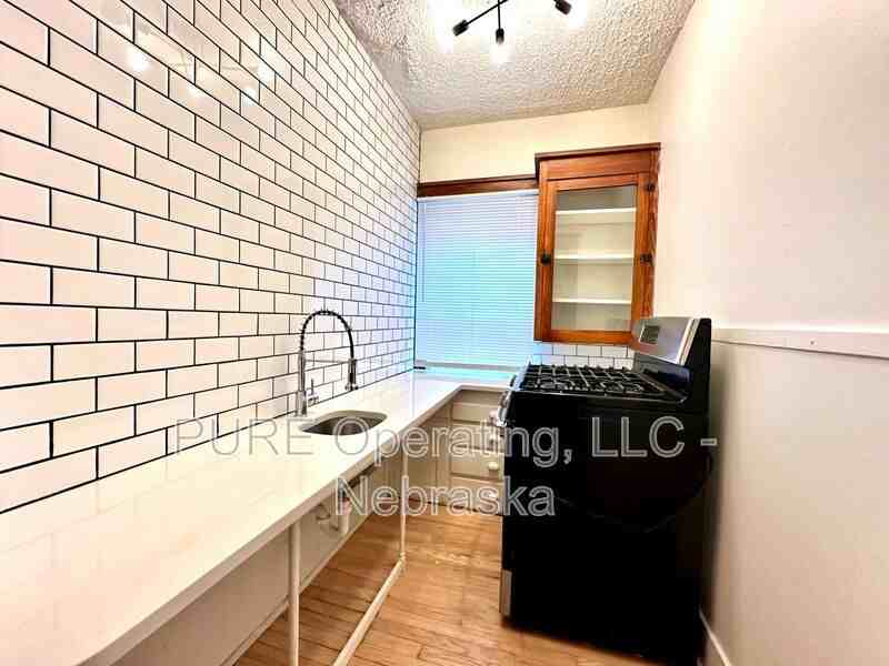 120 N 6th St #L - Photo 7 of 23