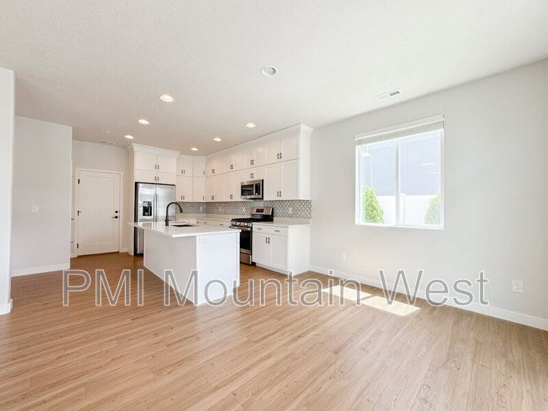 3855 Sw - Photo 5 of 32