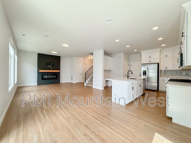 3855 Sw - Photo 6 of 32