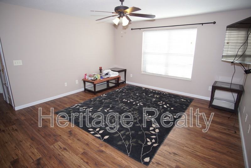 4820 Poplar Crest Way - Photo 2 of 14