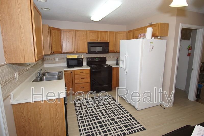 4820 Poplar Crest Way - Photo 5 of 14