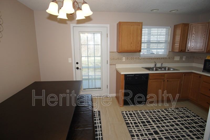 4820 Poplar Crest Way - Photo 7 of 14