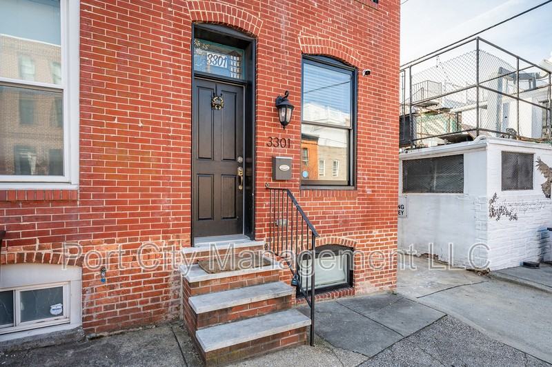 3301 Fleet St - Photo 4 of 30