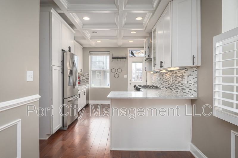 3301 Fleet St - Photo 7 of 30