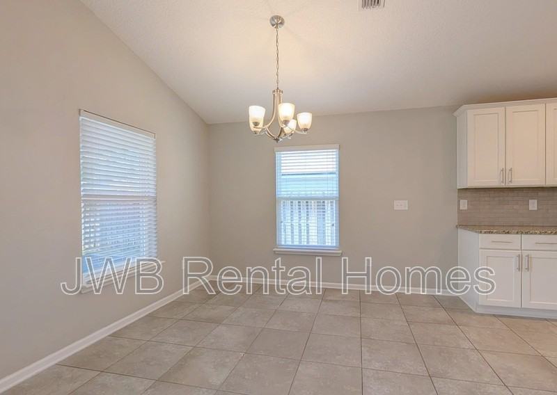 1329 Nochaway Dr - Photo 4 of 33