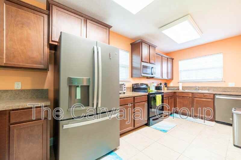 10100 Green Branch Ct - Photo 6 of 34