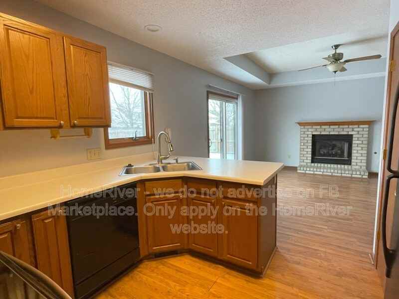 2202 Autumn Lake Pl - Photo 4 of 14