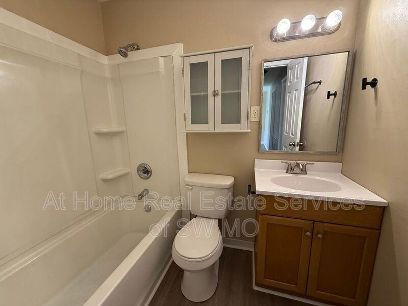 1434 W State St - Photo 7 of 7