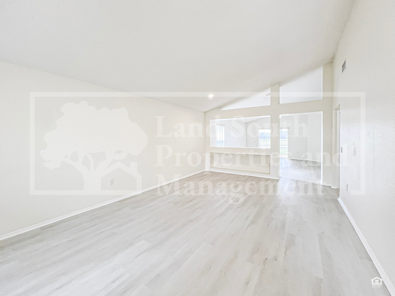 1119 Clearpointe Way - Photo 4 of 28