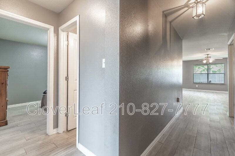 229 Hereford St - Photo 6 of 33