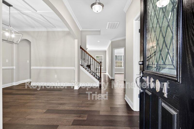 4604 Skyview Trl - Photo 2 of 50