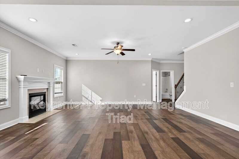 4604 Skyview Trl - Photo 3 of 50