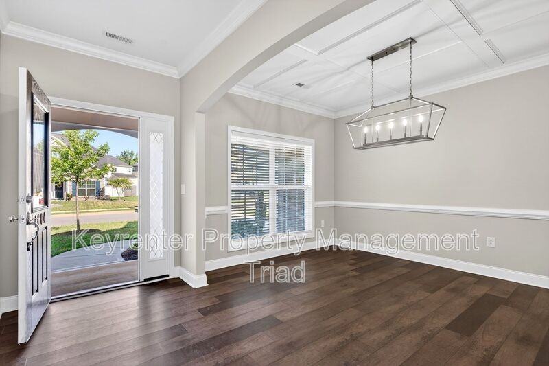 4604 Skyview Trl - Photo 7 of 50