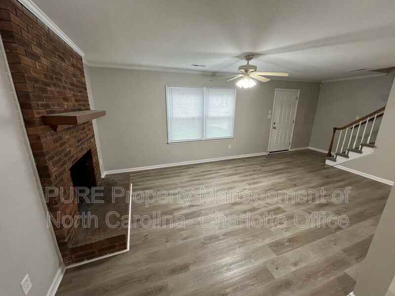 7409 Lockmont Dr - Photo 7 of 23