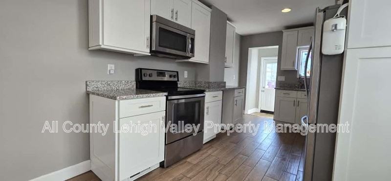 316 E Union Blvd - Photo 2 of 15