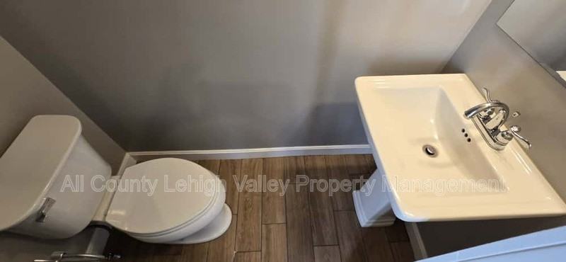 316 E Union Blvd - Photo 6 of 15