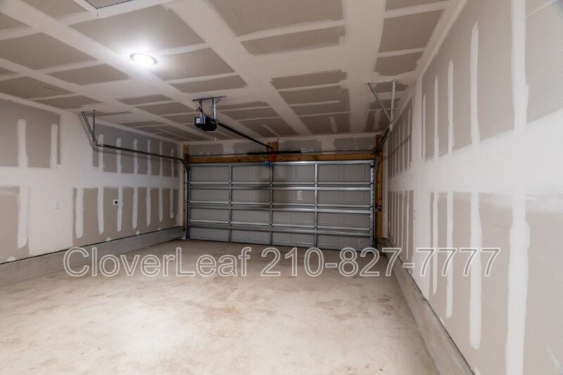 7922 Biggio Ln - Photo 6 of 30