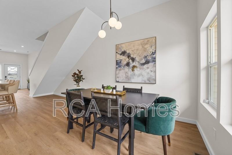 47 N Keystone Ave - Photo 3 of 24