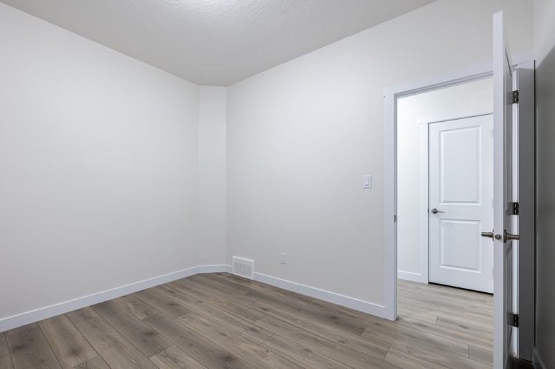 2113 209a St Nw - Photo 6 of 40