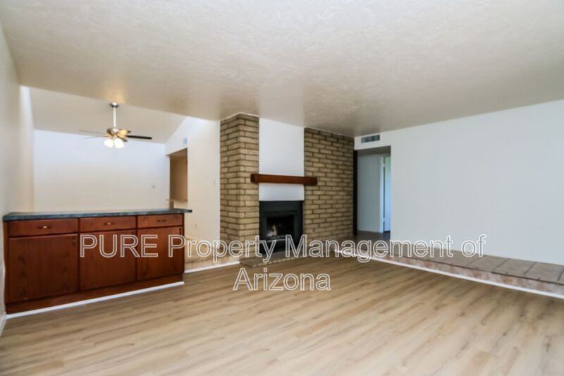 659 W 10th St - Photo 5 of 39