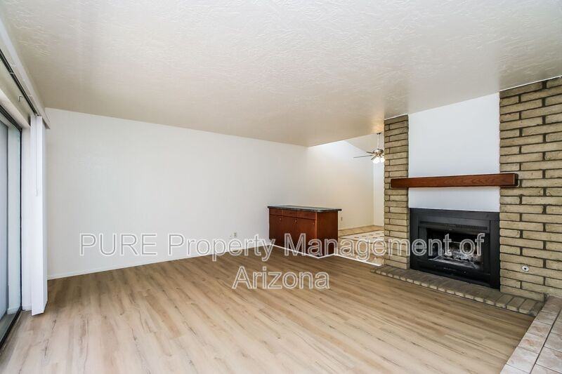 659 W 10th St - Photo 7 of 39