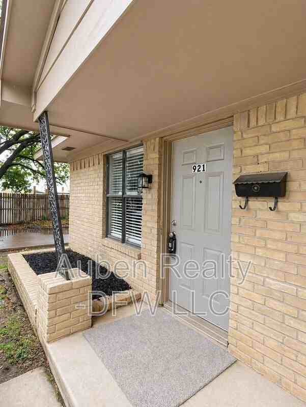 921 W Rochelle Rd - Photo 3 of 19