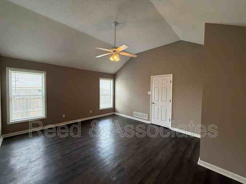 4362 Zachary St - Photo 6 of 12