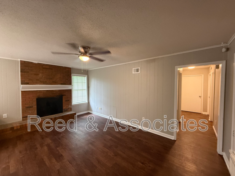 6337 Branderham Dr - Photo 3 of 13