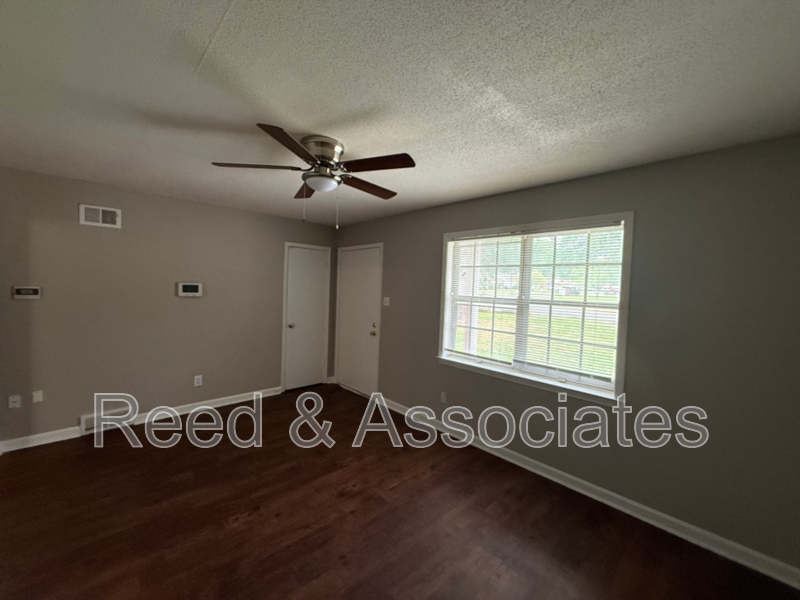 6337 Branderham Dr - Photo 7 of 13
