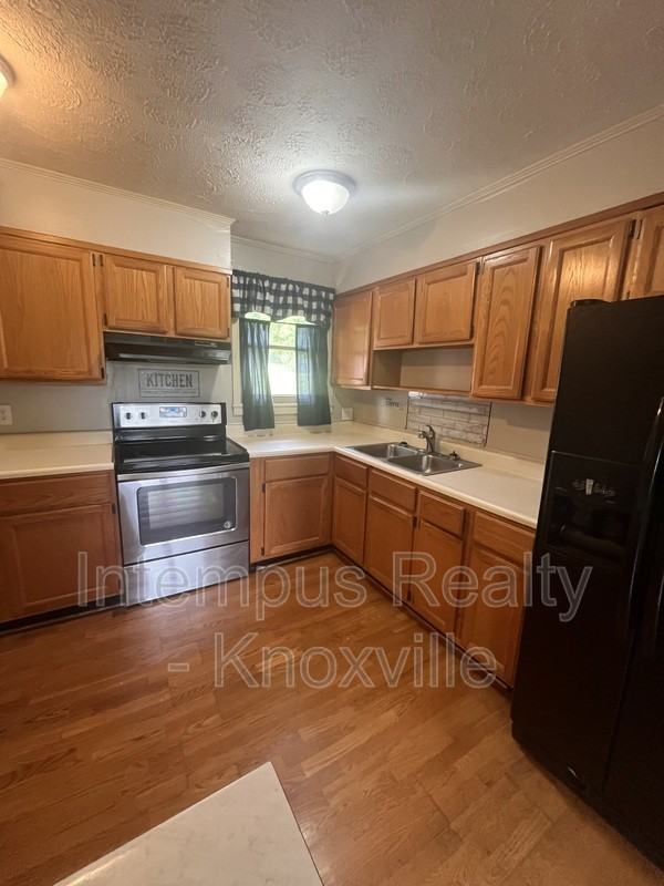 280 S Benedict Ave - Photo 6 of 29