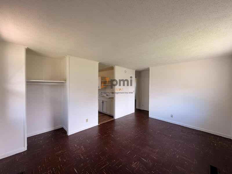 2913 Oakdale Ave - Photo 4 of 15