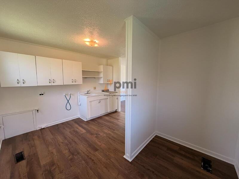 2913 Oakdale Ave - Photo 7 of 15