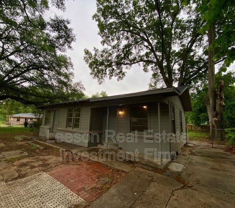 3025 Drexel St - Photo 2 of 15