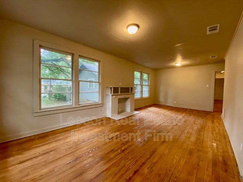 3025 Drexel St - Photo 3 of 15