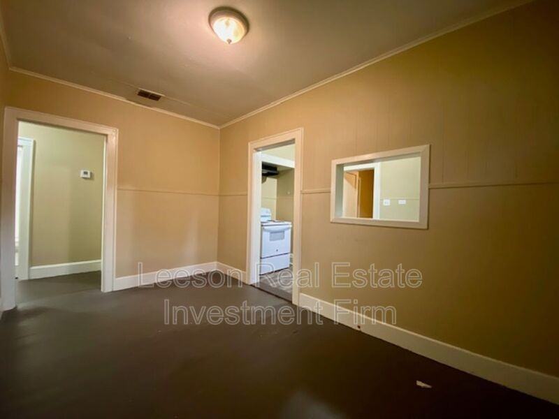 636 W 72nd St - Photo 2 of 9