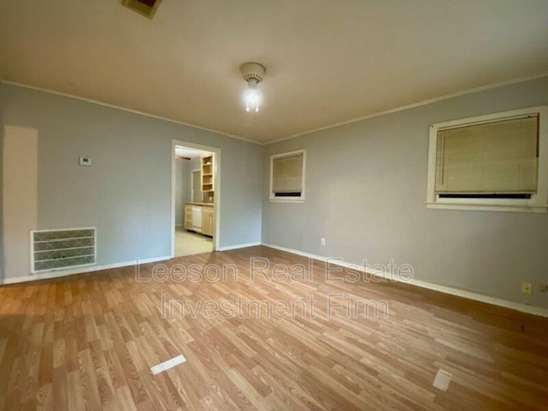 4259 Rightway Ave - Photo 3 of 13