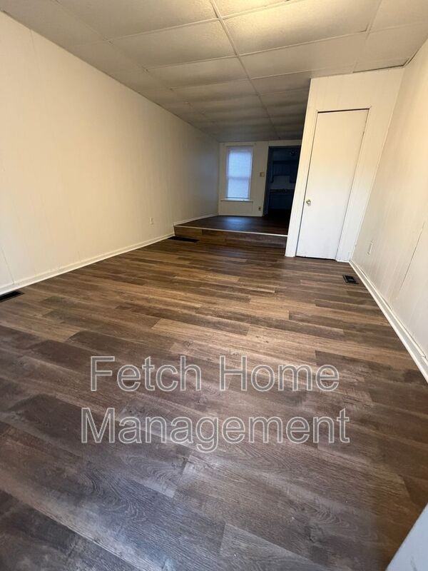 214 W Strawberry St - Photo 2 of 32