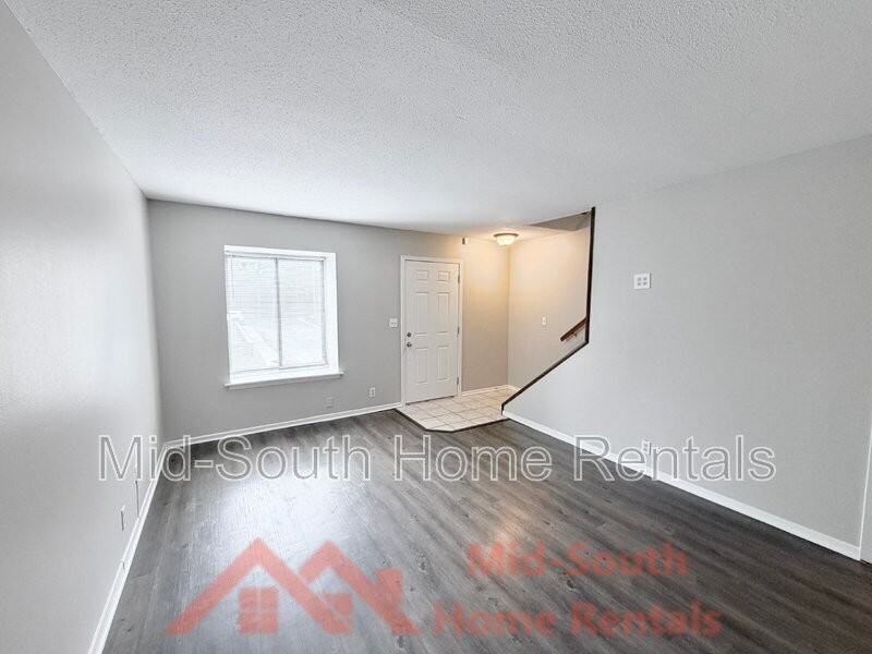 1869 Poplar Woods Cir E - Photo 4 of 20